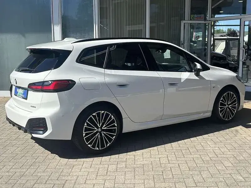 Gebraucht BMW 218 M Sport 136 PS (100 kW) 2025 Weiß Coupé