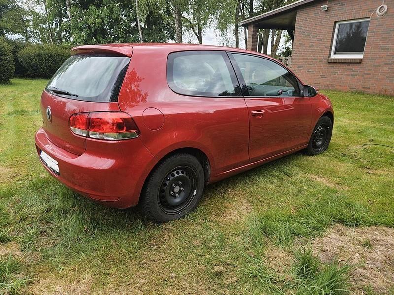 Rot Gebraucht 2009 VW Golf VI Trendline Limousine | 6.900 € (Etwas zu teuer) - Bild 1/4
