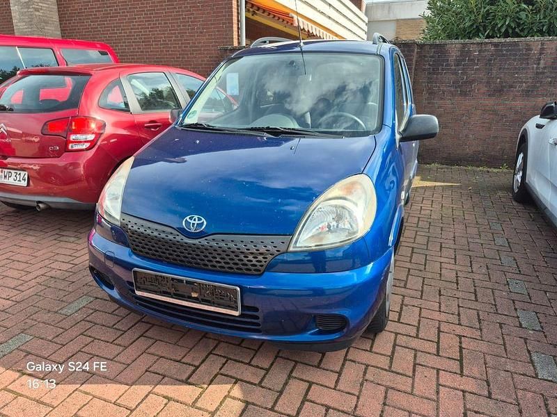 Blau Gebraucht 2000 Toyota Yaris Kombi | 1.900 € (Fairer Preis) - Bild 1/4