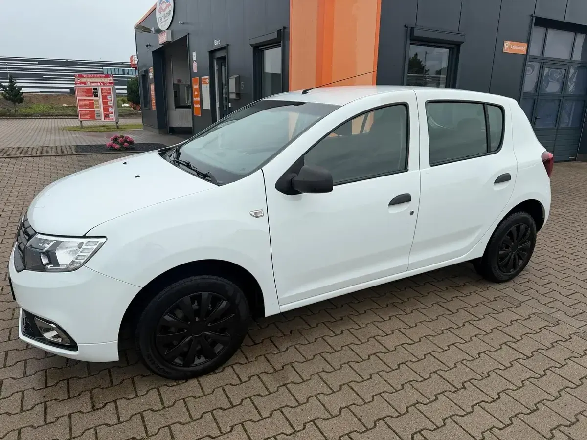 Gebraucht Dacia Sandero 73 PS (53 kW) 2018 Weiß Kleinwagen