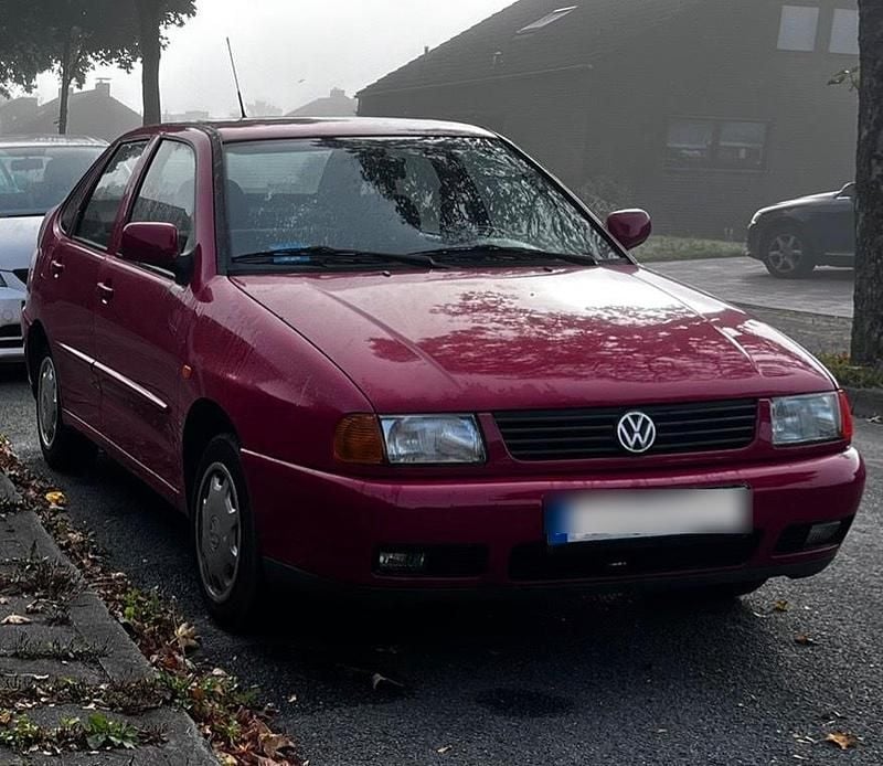 Rot Gebraucht 1996 VW Polo Classicline Limousine | 1.995 € (Fairer Preis) - Bild 1/4