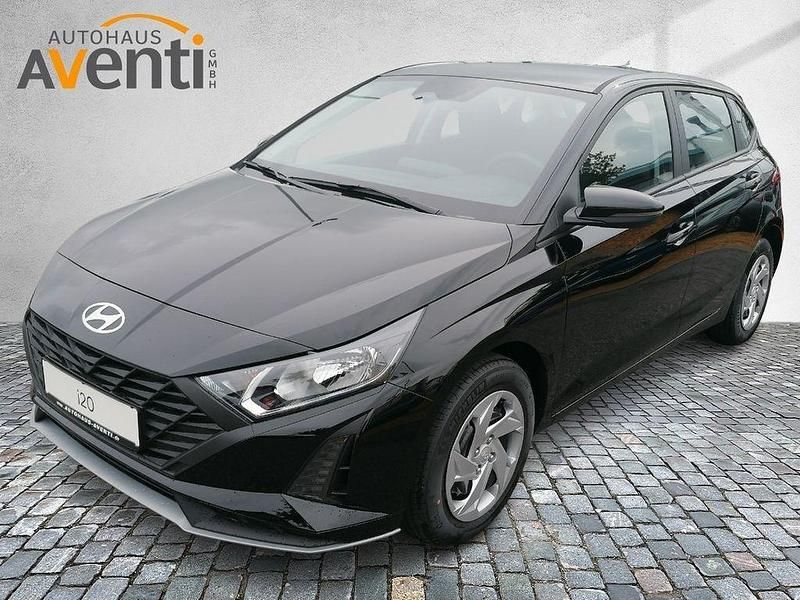 Neu Hyundai i20 Select 79 PS (58 kW) 2025 Schwarz Limousine