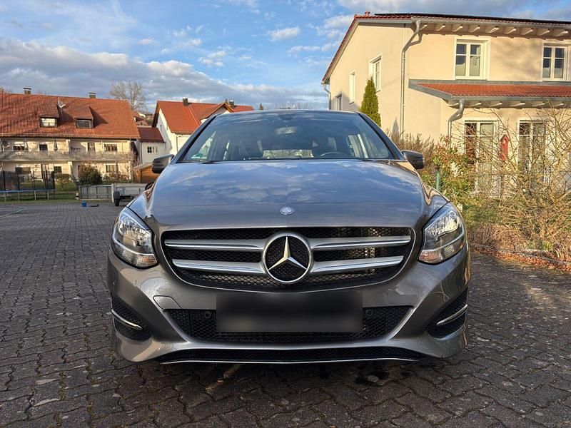 Gebraucht Mercedes B200 156 PS (114 kW) 2015 Grau Van / Kleinbus