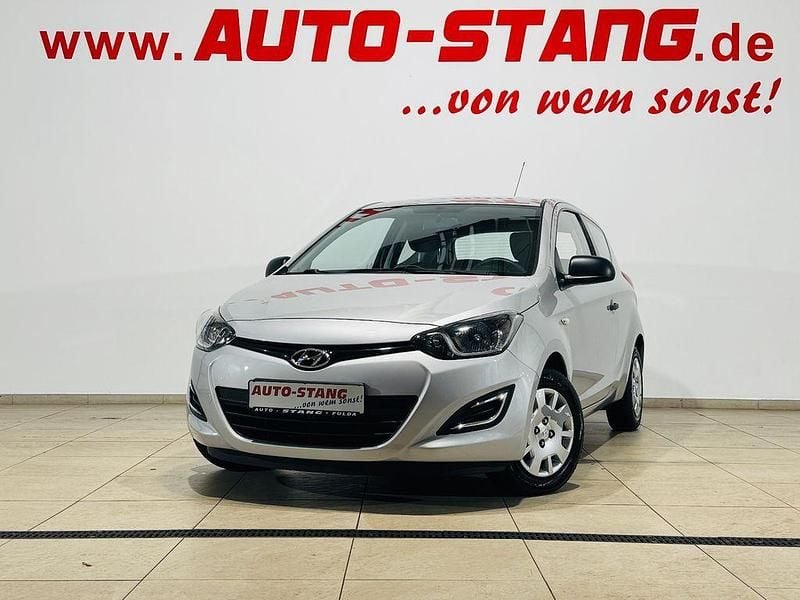Gebraucht Hyundai i20 Edition 86 PS (63 kW) 2015 Silber Kleinwagen