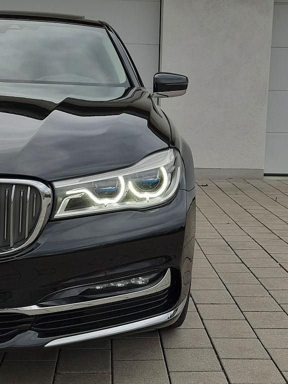 Schwarz Gebraucht 2016 BMW 730 Performance Limousine | 39.999 € - Bild 1/4