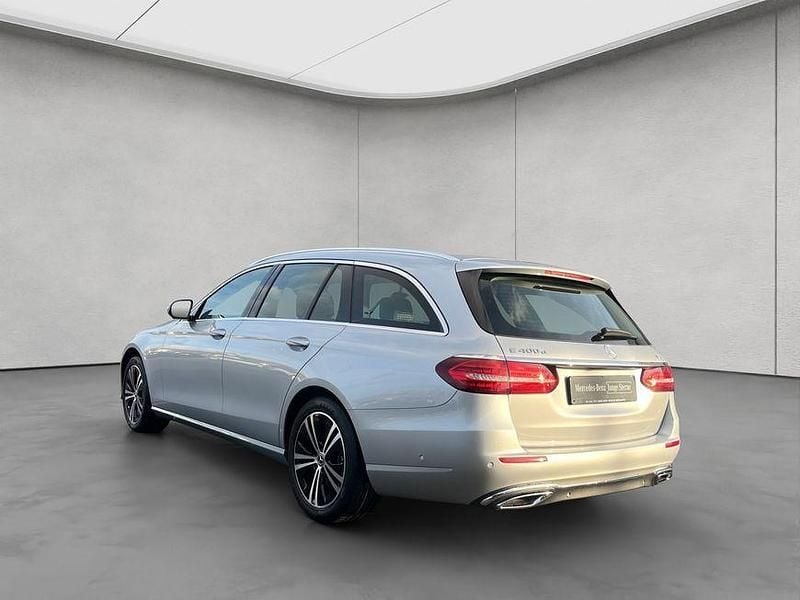 Gebraucht Mercedes E400 Avantgarde 330 PS (242 kW) 2022 Grau Limousine