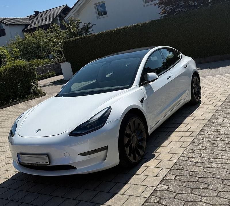 Weiß Gebraucht 2021 Tesla Model 3 Performance Limousine | 26.000 € (Superpreis) - Bild 1/4