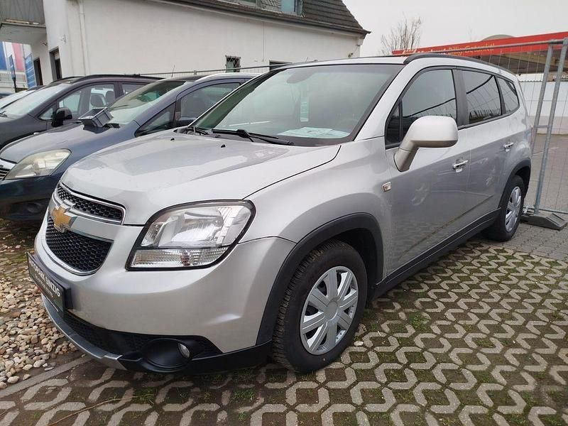 Silber Gebraucht 2012 Chevrolet Orlando LT Van / Kleinbus | 6.499 € (Etwas zu teuer) - Bild 1/4
