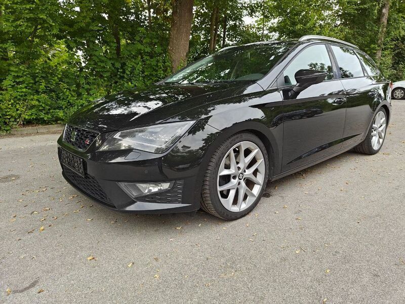 Schwarz Gebraucht 2016 Seat Leon ST FR Kombi | 9.990 € (Fairer Preis) - Bild 1/4
