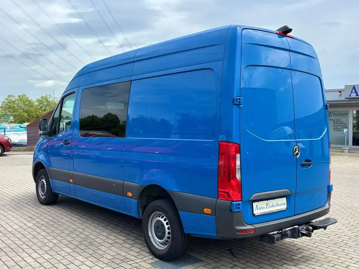 Gebraucht Mercedes Sprinter 190 PS (139 kW) 2022 Blau Van