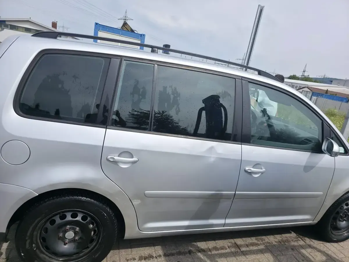 Gebraucht VW Touran 100 PS (73 kW) 2003 Silber Van / Kleinbus