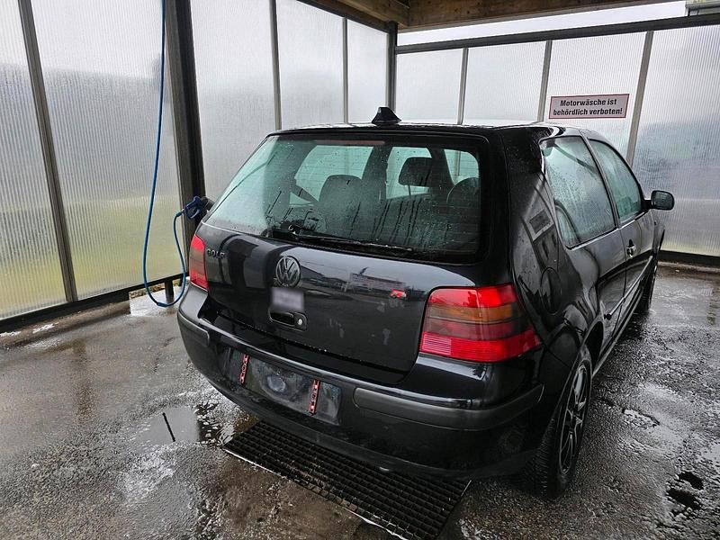 Gebraucht VW Golf IV 75 PS (55 kW) 1999 Schwarz Kleinwagen