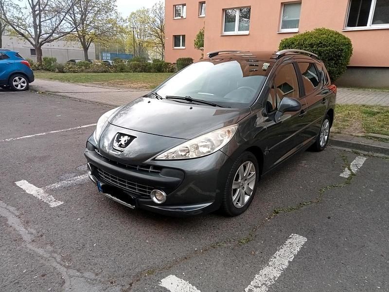 Gebraucht Peugeot 207 90 PS (66 kW) 2009 Kleinwagen