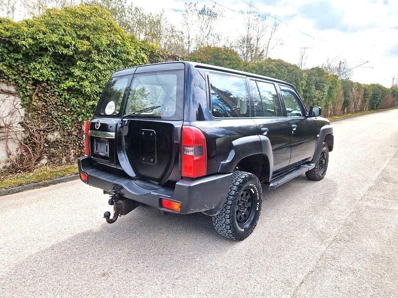 Gebraucht Nissan Patrol XE 200 PS (147 kW) 2008 Schwarz SUV