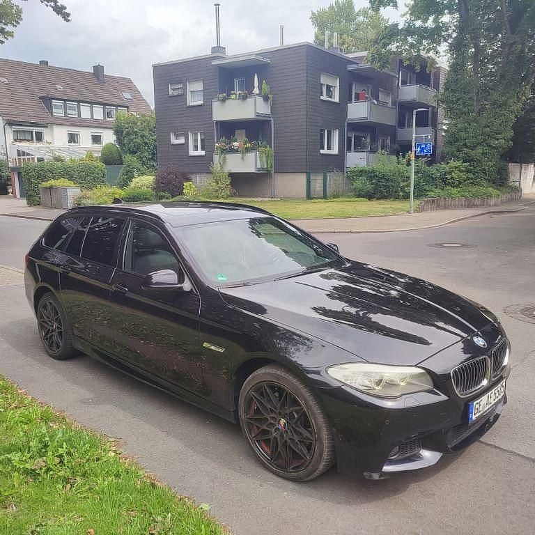 Gebraucht BMW 535 M Sport 313 PS (230 kW) 2012 Blau Kombi