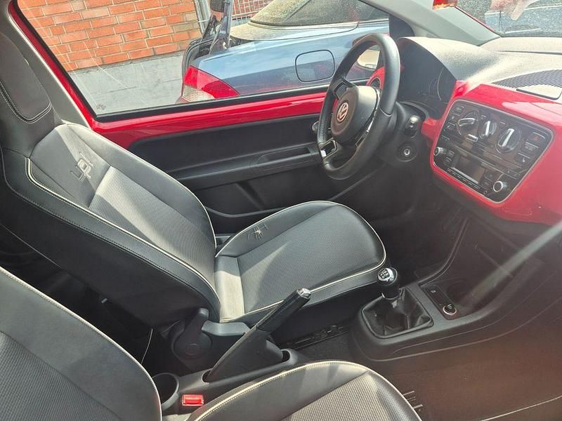 Gebraucht VW up! high up! 68 PS (50 kW) 2013 Rot Kleinwagen