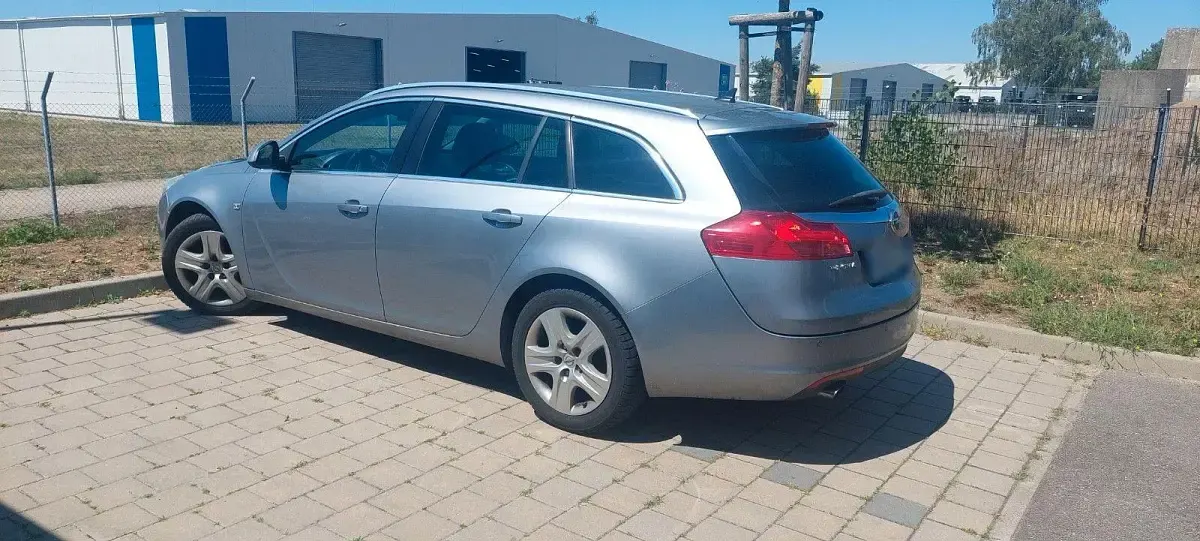 Gebraucht Opel Insignia Sport 160 PS (117 kW) 2009 Grau Kombi