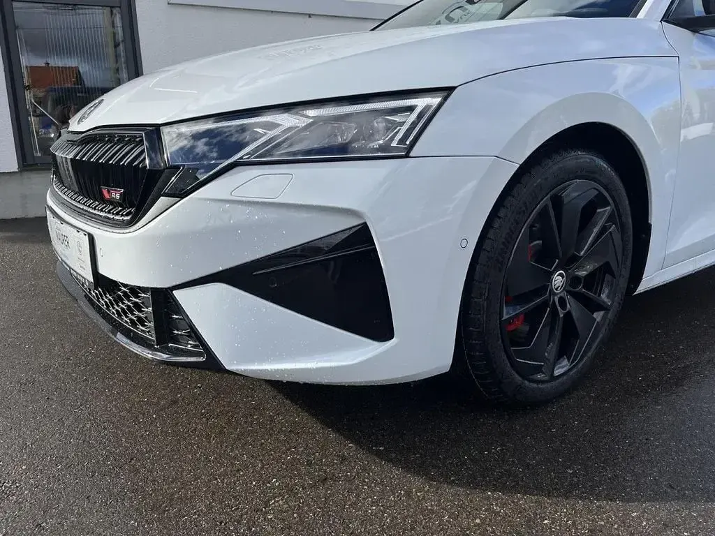 Gebraucht Skoda Octavia RS 265 PS (194 kW) 2024 Weiß Kombi