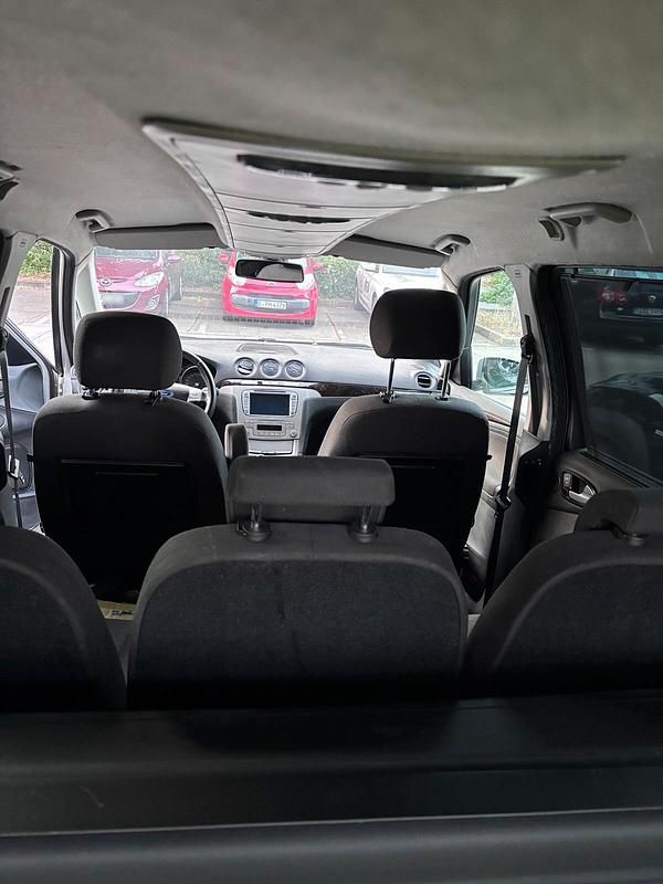 Gebraucht Ford Galaxy 140 PS (102 kW) 2010 Grau Van / Kleinbus