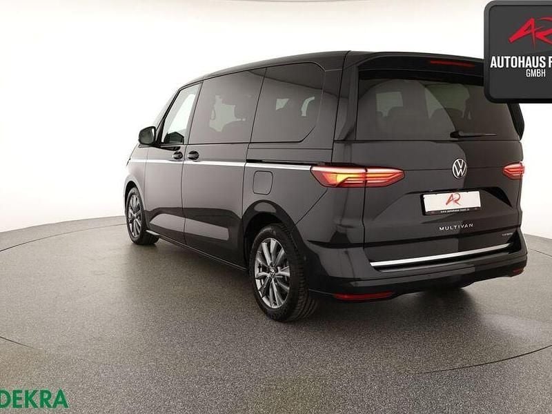 Second-hand VW Multivan 218 CP (160 kW) 2022 Negru Monovolum