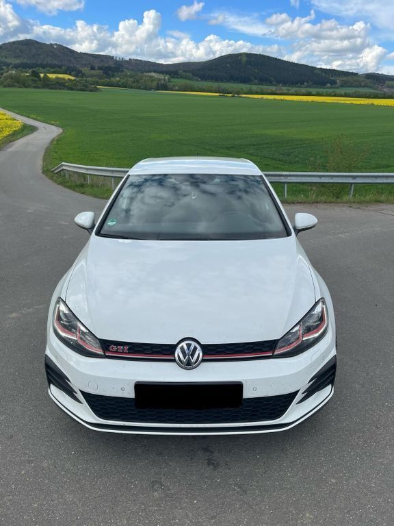 Weiß Gebraucht 2019 VW Golf VII GTI Limousine | 22.400 € (Fairer Preis) - Bild 1/4