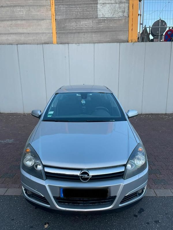 Gebraucht Opel Astra 105 PS (77 kW) 2004 Silber Kleinwagen