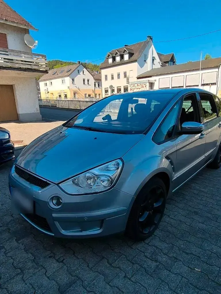 Używany Ford S-MAX S 138 KM (101 kW) 2006 Srebrny Minivan