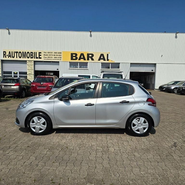 Silber Gebraucht 2017 Peugeot 208 Kleinwagen | 5.450 € (Guter Preis) - Bild 1/4