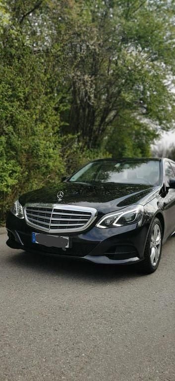 Gebraucht Mercedes E220 Elegance 170 PS (125 kW) 2014 Schwarz Limousine