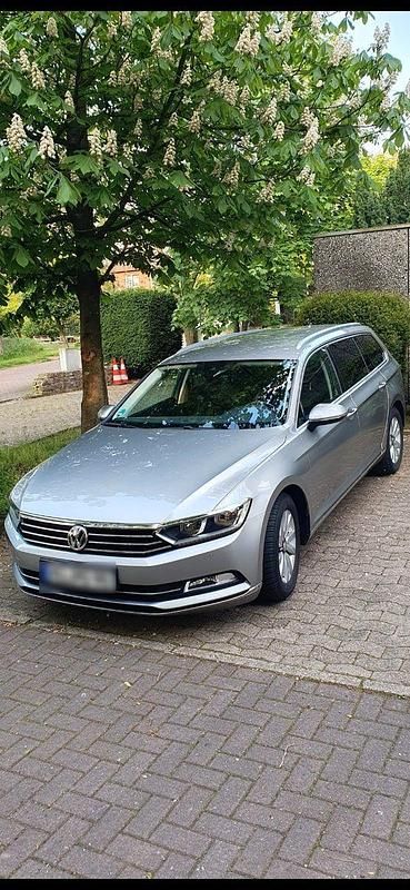 Gebraucht VW Passat Highline 150 PS (110 kW) 2016 Silber Kombi