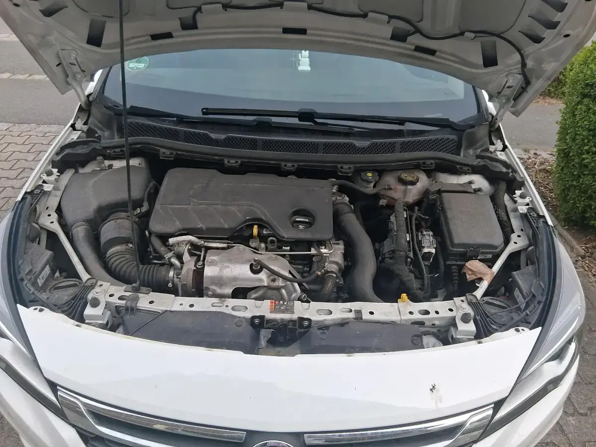 Second-hand Opel Astra 121 CP (88 kW) 2017 Alb Break