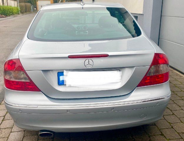 Gebraucht Mercedes CLK280 231 PS (169 kW) 2009 Silber Coupé