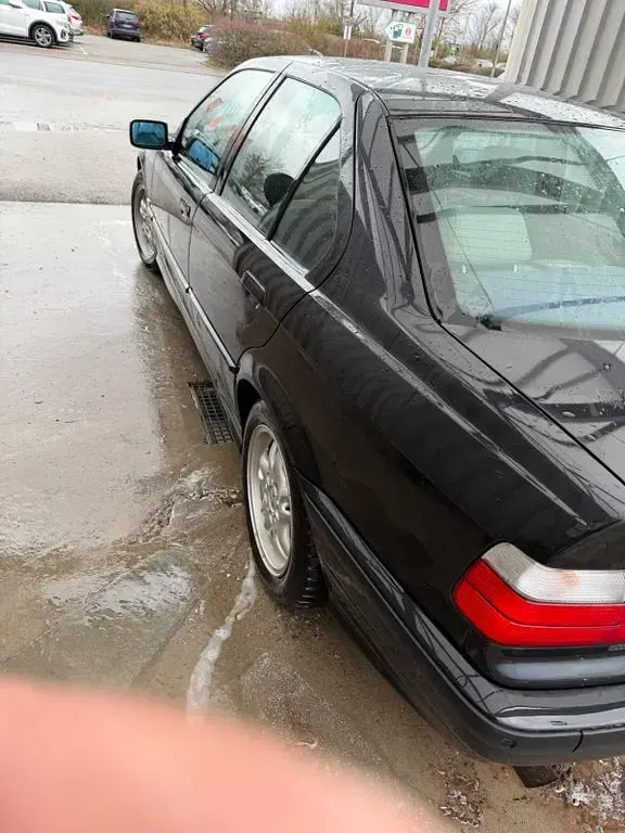Gebraucht BMW 320 Comfort Edition 150 PS (110 kW) 1998 Schwarz Limousine