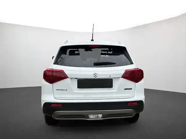 Gebraucht Suzuki Vitara Comfort+ 116 PS (85 kW) 2025 Cool white pearl met SUV