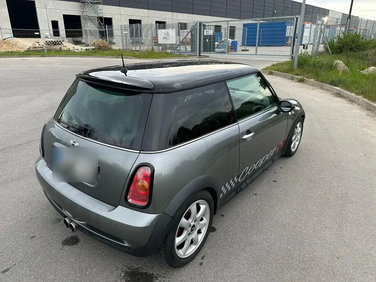 Używany Mini Cooper S 163 KM (119 kW) 2003 Szary Hatchback