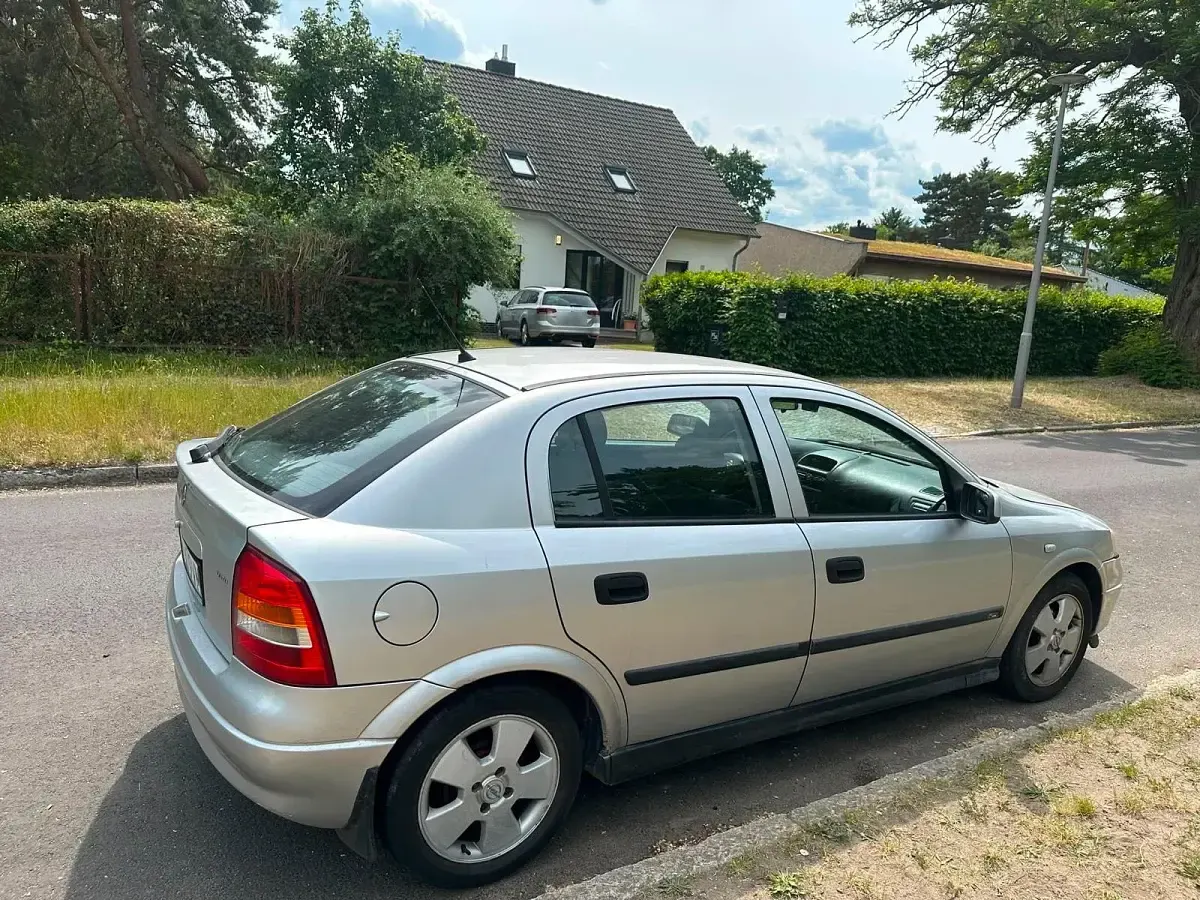 Gebraucht Opel Astra 110 PS (80 kW) 2002 Grau Limousine