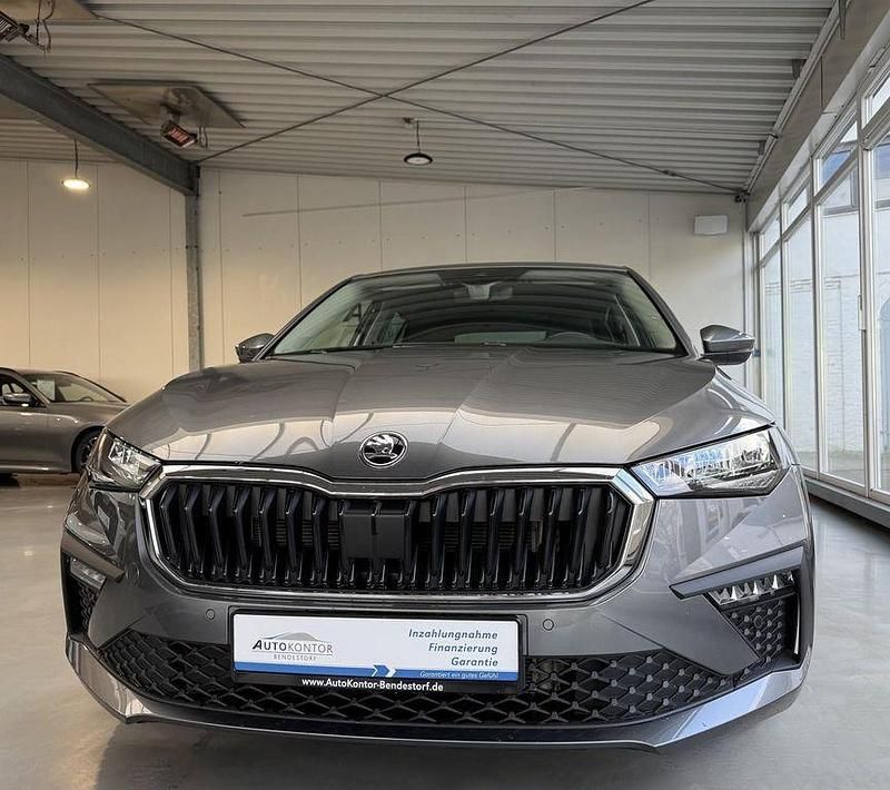 Grau Gebraucht 2024 Skoda Scala Selection Kleinwagen | 20.890 € (Fairer Preis) - Bild 1/4