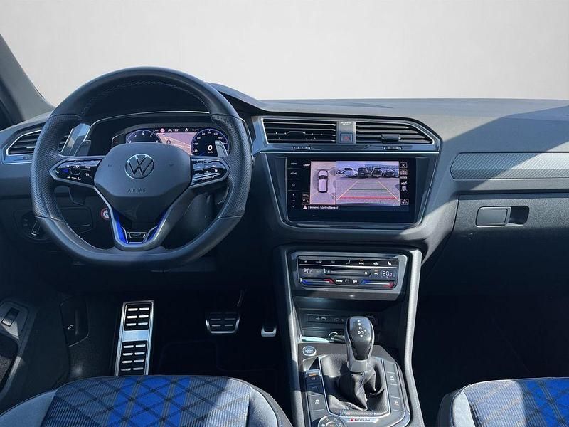 Gebraucht VW Tiguan Style 320 PS (235 kW) 2024 Deep black perleffekt (metallic) SUV