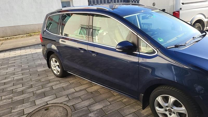 Gebraucht VW Sharan 140 PS (102 kW) 2011 Blau Van / Kleinbus