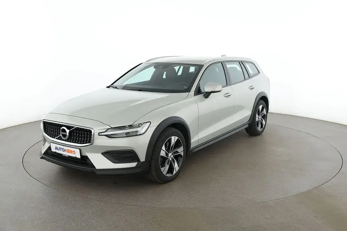 Gebraucht Volvo V60 CC Pro 197 PS (144 kW) 2022 Kombi