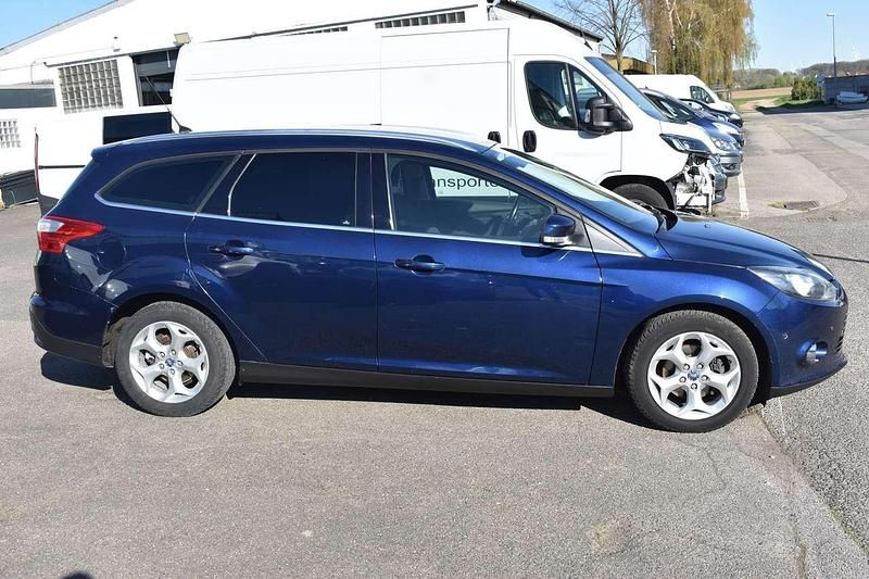 Używany Ford Focus Titanium 105 KM (77 kW) 2012 Niebieski Kombi