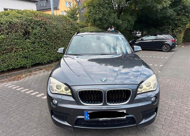 Grau Gebraucht 2013 BMW X1 M Sport SUV | 11.900 € (Fairer Preis) - Bild 1/4
