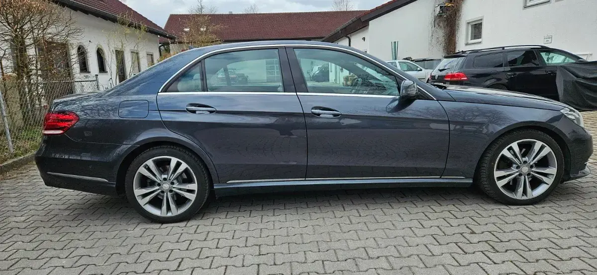 Gebraucht Mercedes E350 258 PS (189 kW) 2015 Grau Limousine