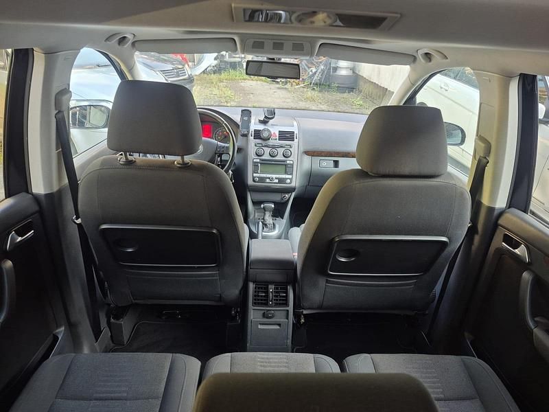 Schwarz Gebraucht 2007 VW Touran Van / Kleinbus | 5.700 € (Etwas zu teuer) - Bild 1/4
