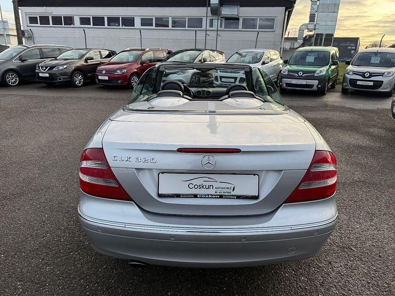 Gebraucht Mercedes CLK320 Elegance 218 PS (160 kW) 2003 Silber Cabrio