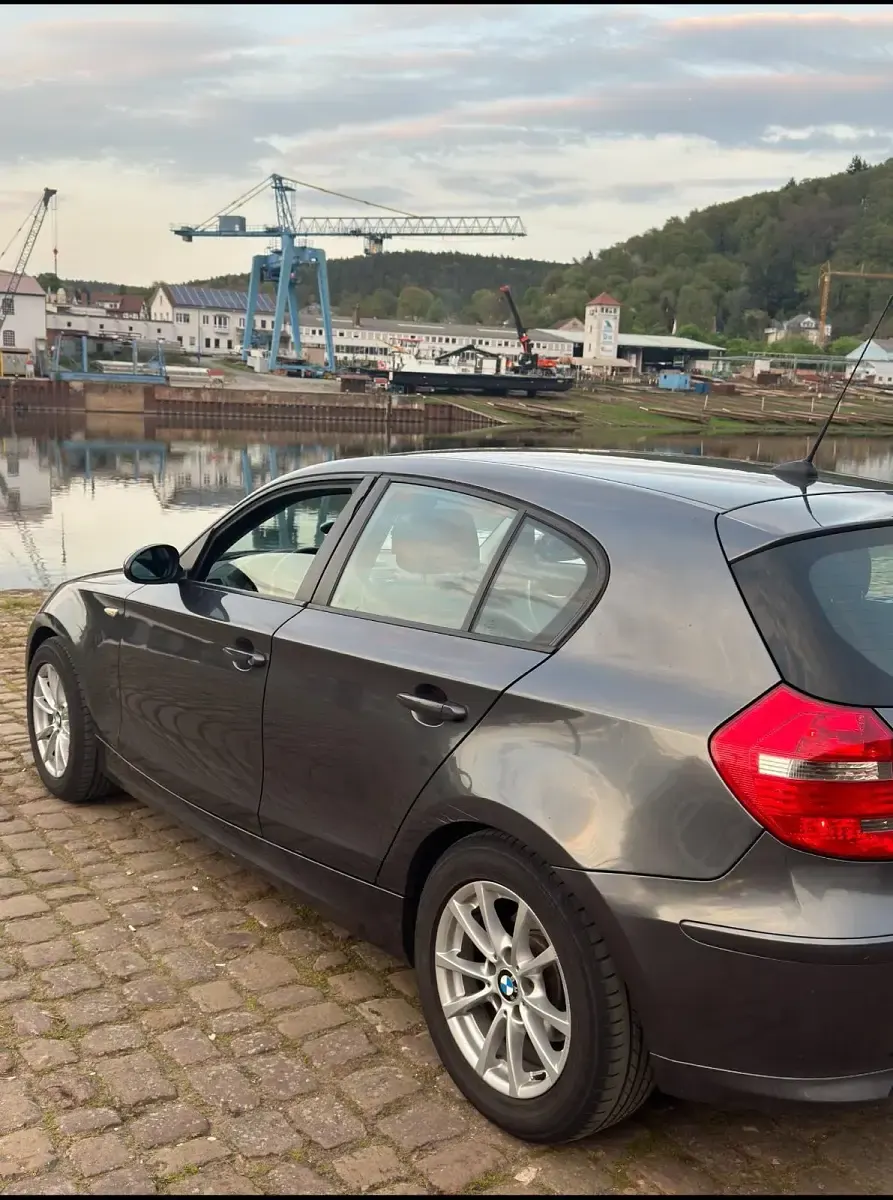 Gebraucht BMW 116 116 PS (85 kW) 2007 Grau Kleinwagen