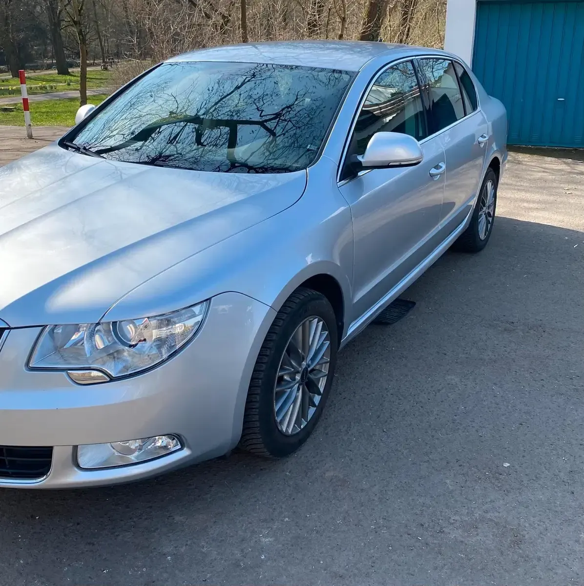 Gebraucht Skoda Superb 160 PS (117 kW) 2011 Silber Limousine