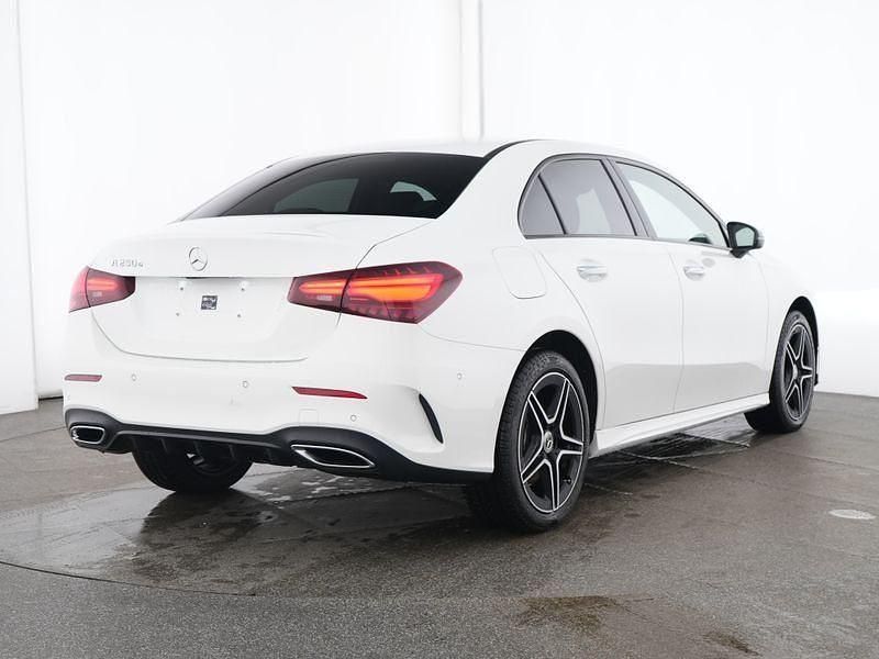 Gebraucht Mercedes A250 Advanced Plus 163 PS (119 kW) 2024 Weiß Limousine
