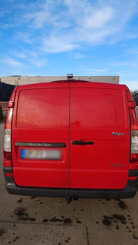 Gebraucht Mercedes Vito 163 PS (119 kW) 2011 Rot Van