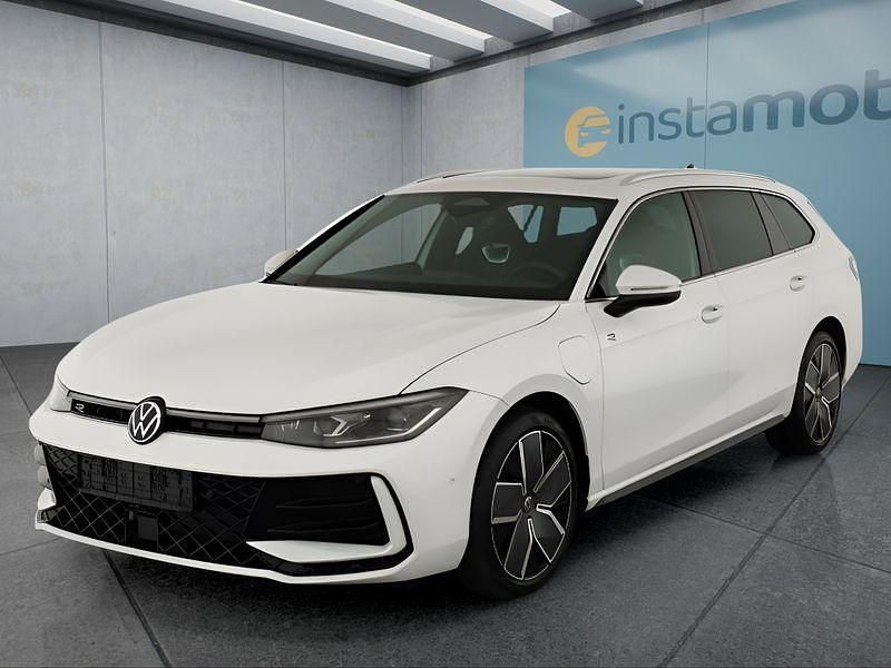 Weiß Neu 2025 VW Passat Kombi | 50.349 € (Superpreis) - Bild 1/4
